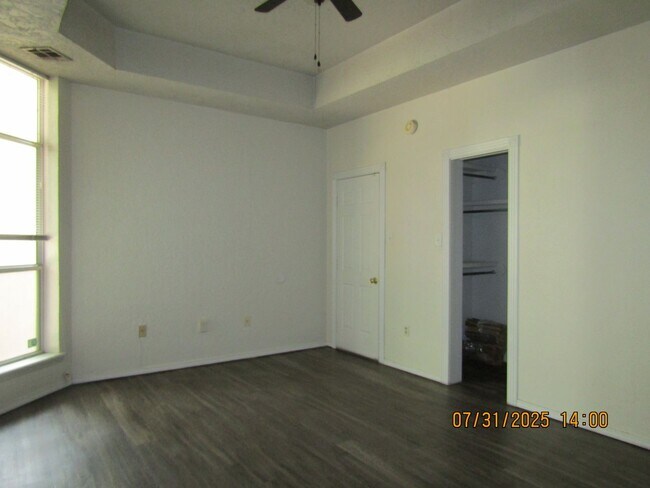 Building Photo - 503 NW Fairway Villa Dr