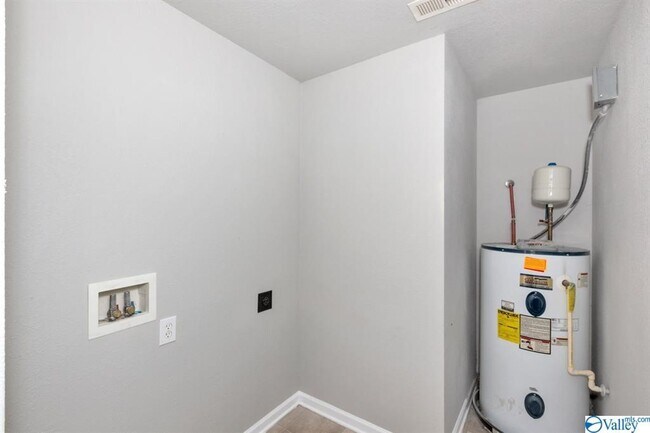Building Photo - 138 Bayside Ln