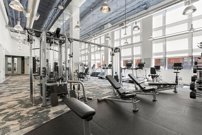 Building Photo - Gorgeous 2 bed, 3 bath Condo w/ 2 Car Gara...