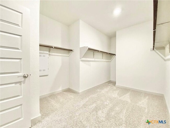 Building Photo - 100 Geminiflora Bend