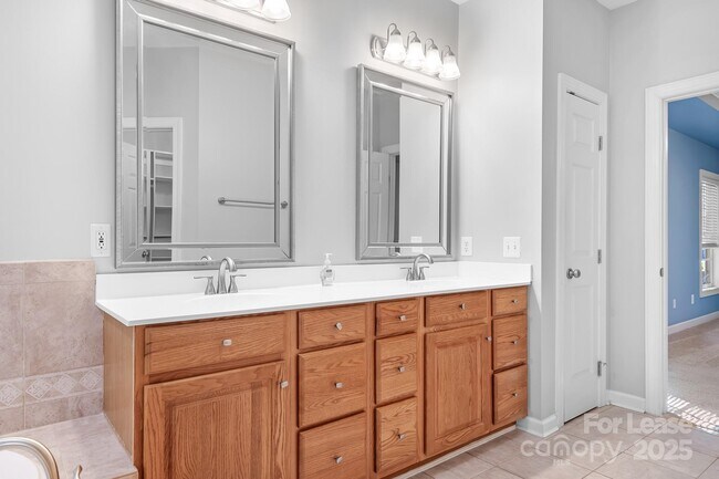 Building Photo - 20428 Marblehead Ct