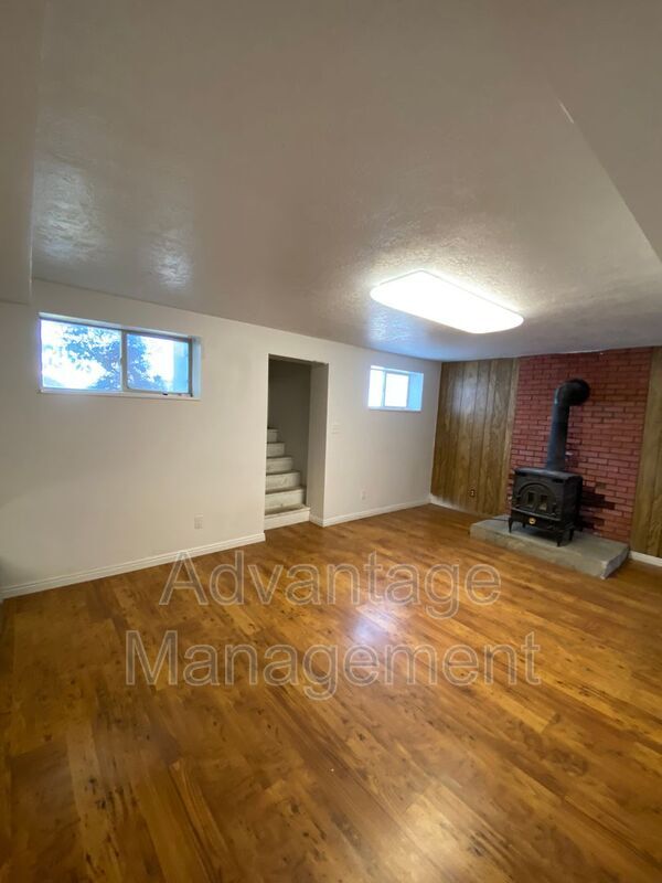 Building Photo - 1235 S 1950 W