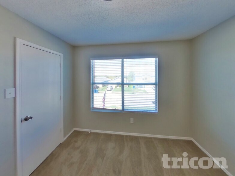 Building Photo - 1708 Vineridge Ln