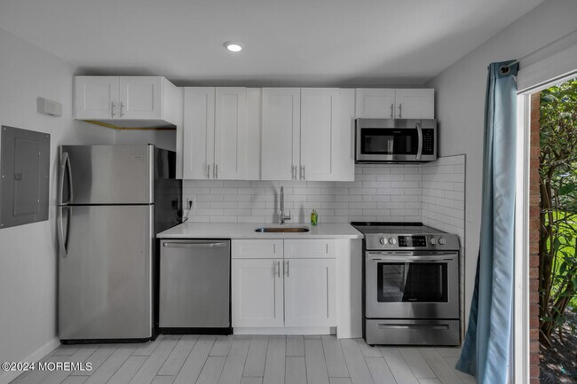 Building Photo - 96 East Ave