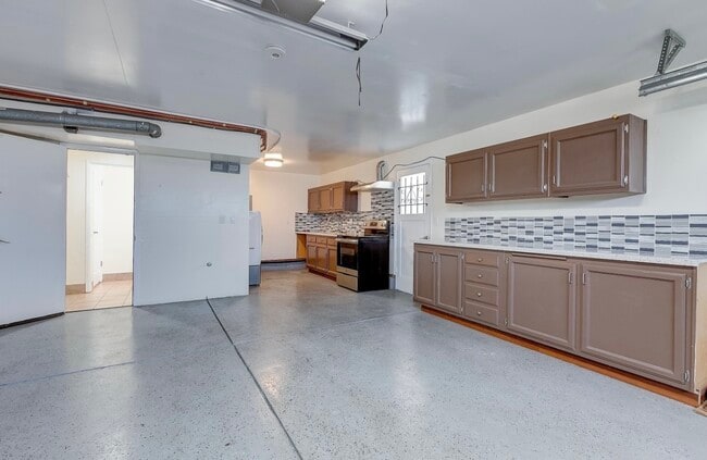 Building Photo - 1475 Fry Ln