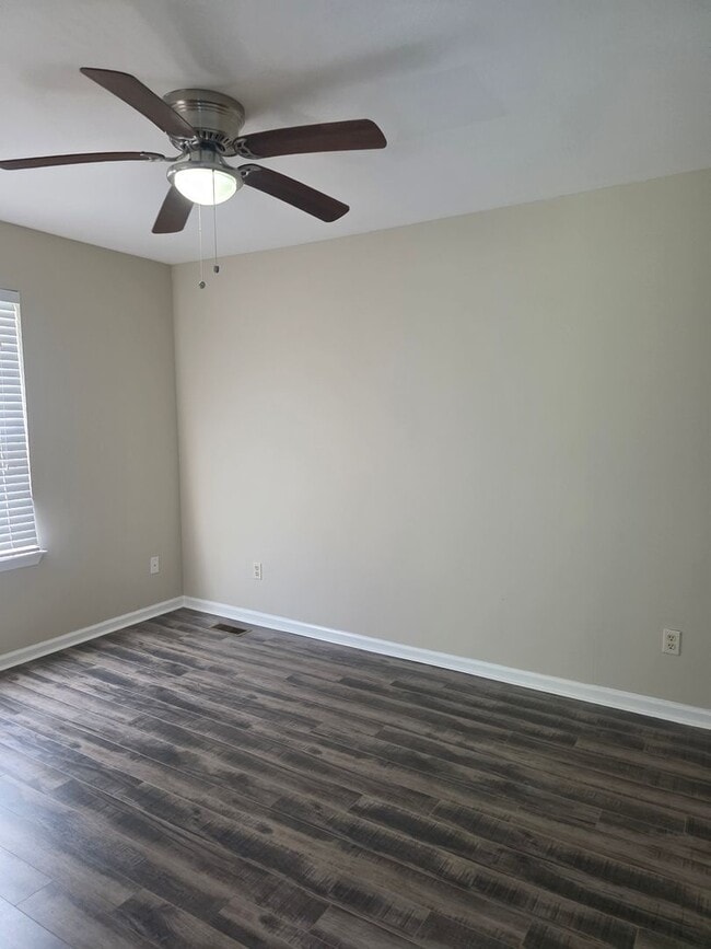 Building Photo - Blairville Court