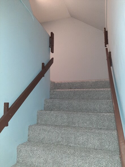 Building Photo - 114 S High St