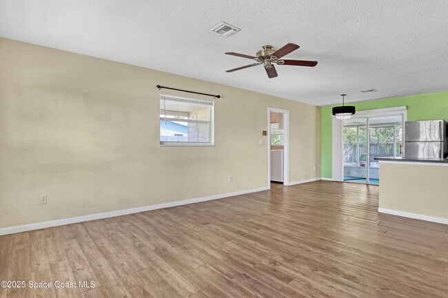 Building Photo - 775 Bianca Dr NE
