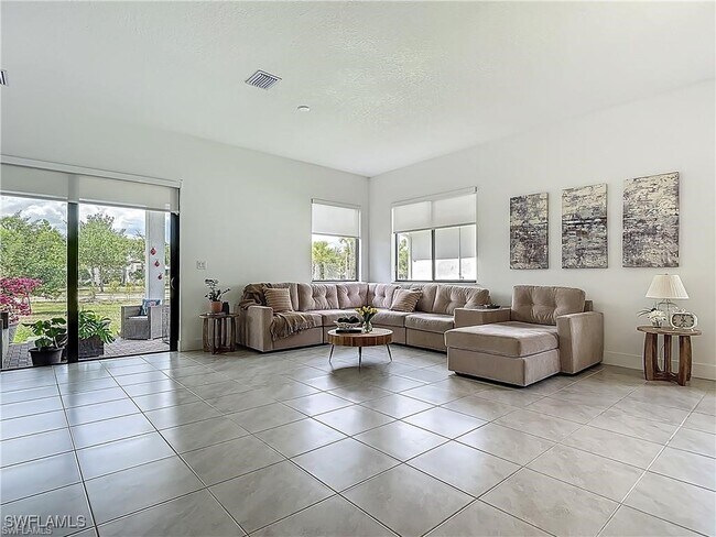 Building Photo - 5285 Marano Dr