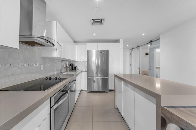 Building Photo - 1600 NE 1st Ave