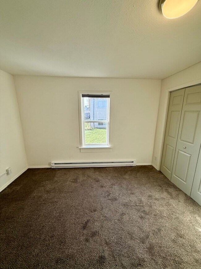 Building Photo - Newly Renovated 2-Bedroom Home – Pet Friendly!