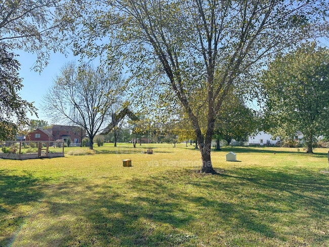 Building Photo - 500 Windy Rd