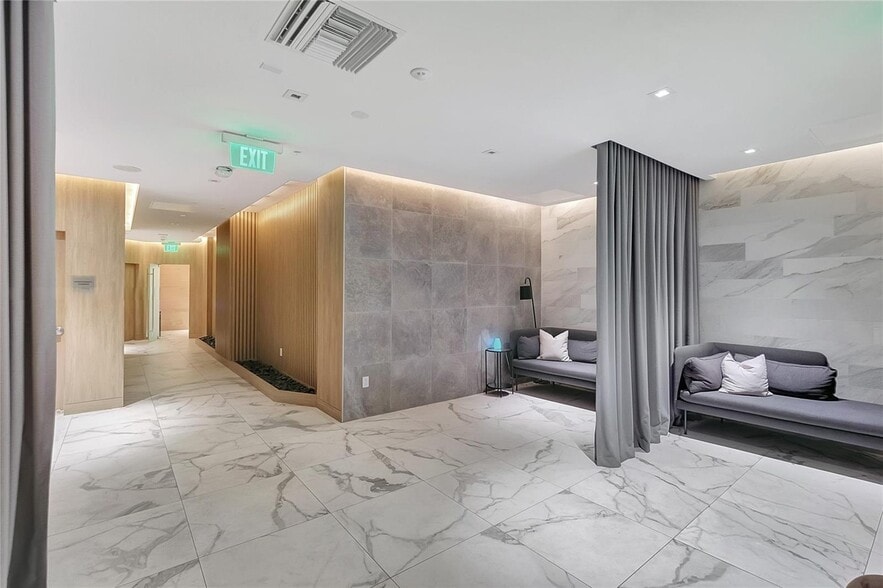 Building Photo - 90 SW 3rd St