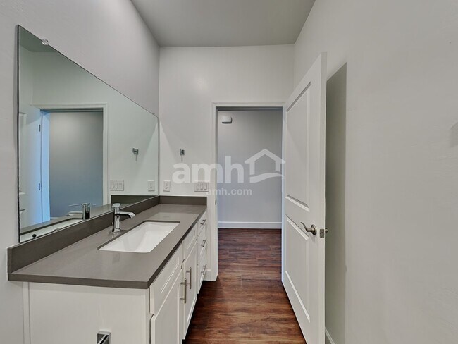 Building Photo - 7507 S Via Bombachas