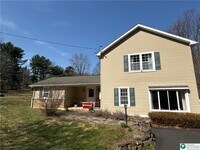 Building Photo - 3676 Lower Saucon Rd