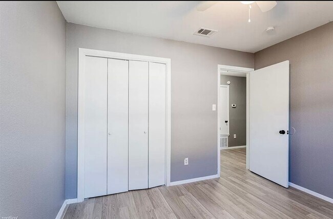 Building Photo - 4900 E Stassney Ln