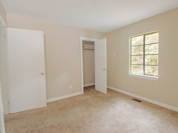 Building Photo - 836 Vanderbilt St