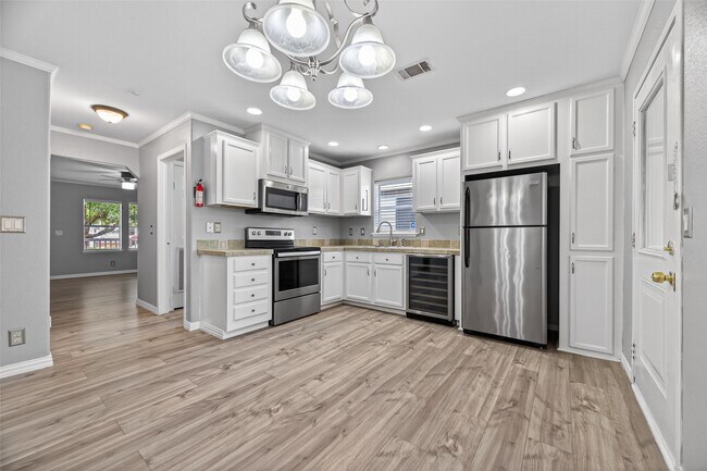 Building Photo - 21447 Sweet Grass Ln