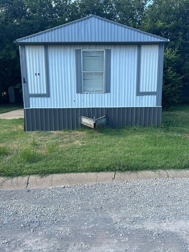 Building Photo - 201 S Preston Rd