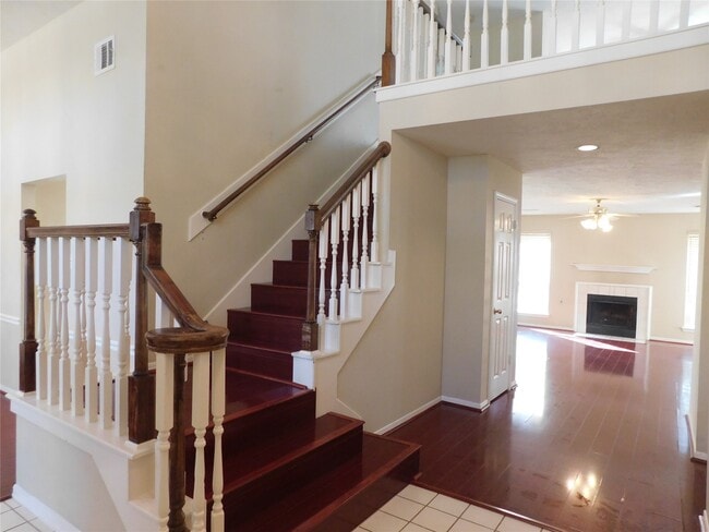 Building Photo - 122 High Meadows Dr