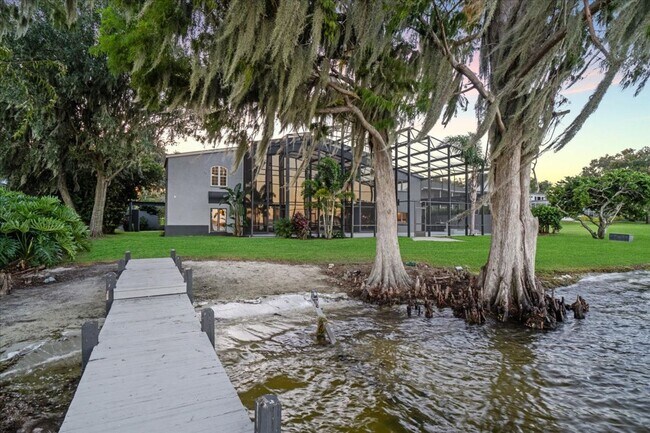 Building Photo - 3824 Gaines Dr