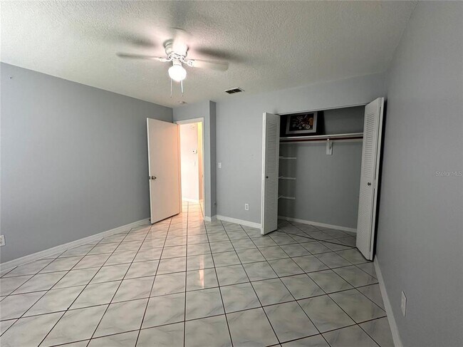 Building Photo - 22 W Country Cove Way