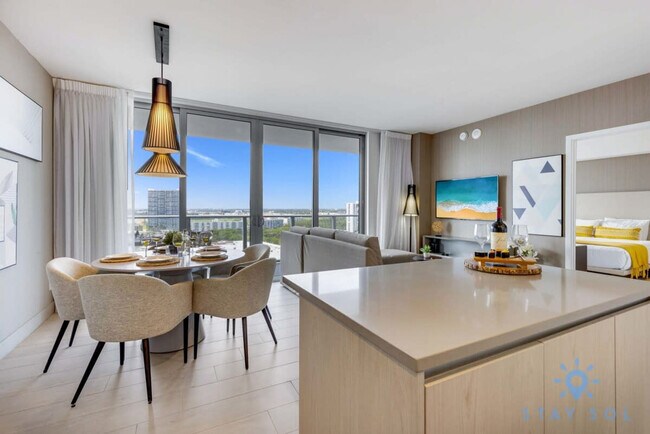 Building Photo - 4010 S Ocean Dr
