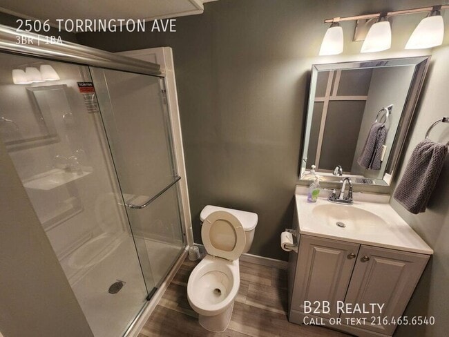 Building Photo - 2506 Torrington Ave