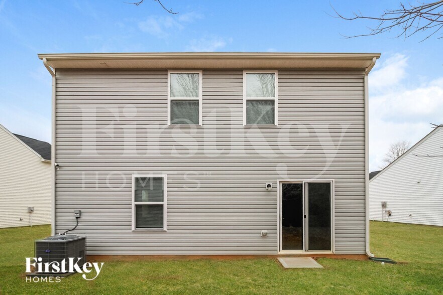 Building Photo - 274 Kendall Dr