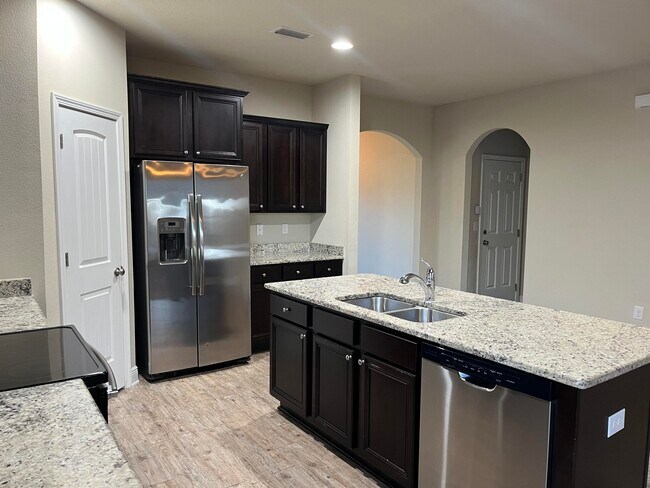 Building Photo - 671 Teal St