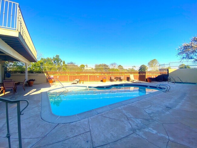 Building Photo - m583 - Wyatt