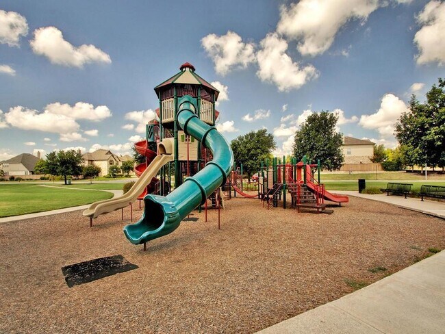 Building Photo - 4507 Western Lake Dr