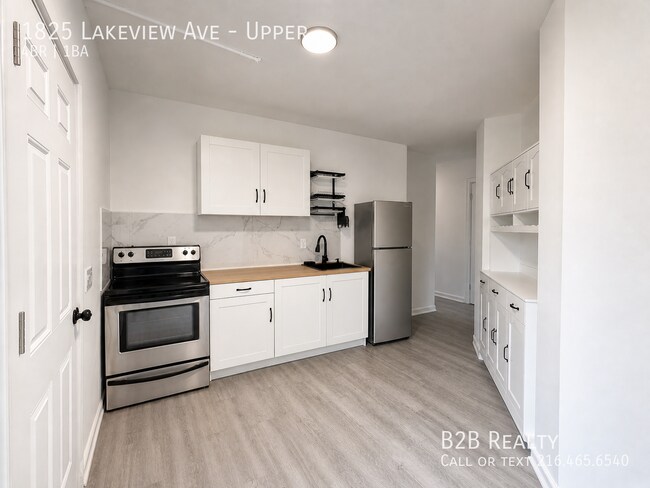 Building Photo - 1825 Lakeview Rd