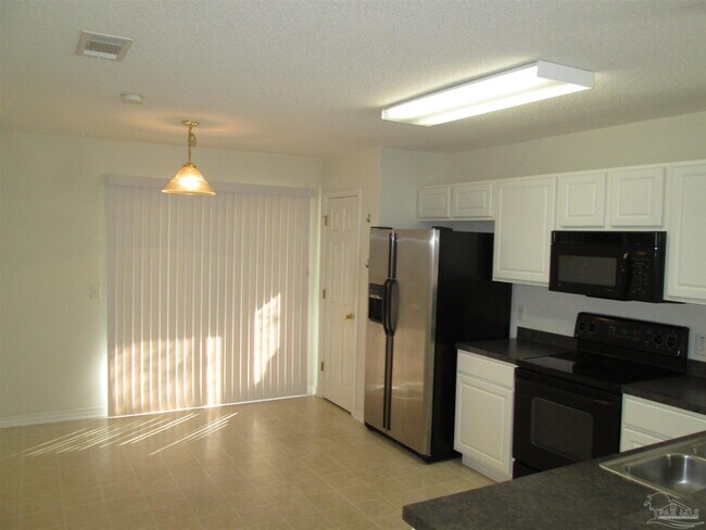 Building Photo - 10560 Wilderness Ln