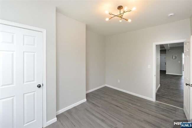 Building Photo - 23 Bayview Ave