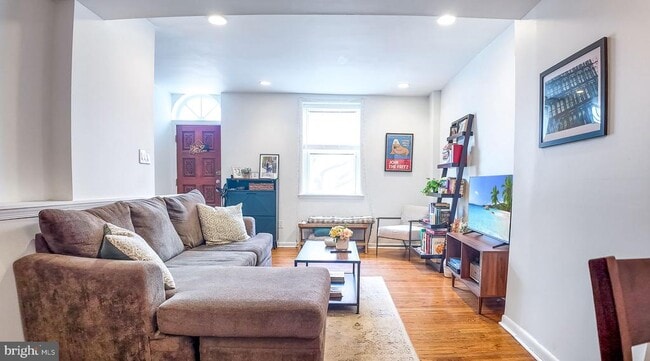 Building Photo - 434 Catharine St