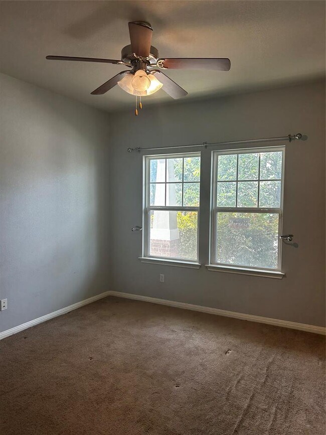 Building Photo - 150 Gambel Oak Way