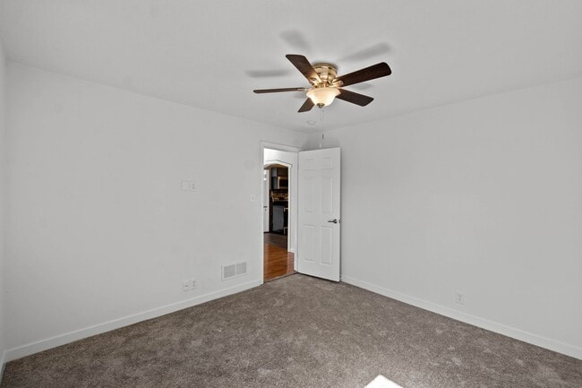 Building Photo - MOVE IN TODAY TO THIS UPDATED 3 BEDROOM HOUSE IN MOON TOWNSHIP! Move-in gift available, a brand-n...