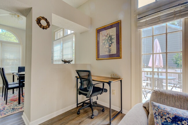 Building Photo - 104 Bright Angel Dr