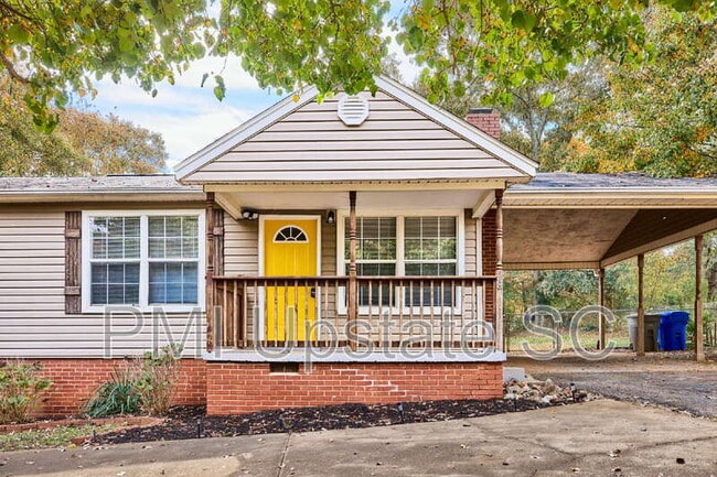 Building Photo - 28 Pine Grove Ln