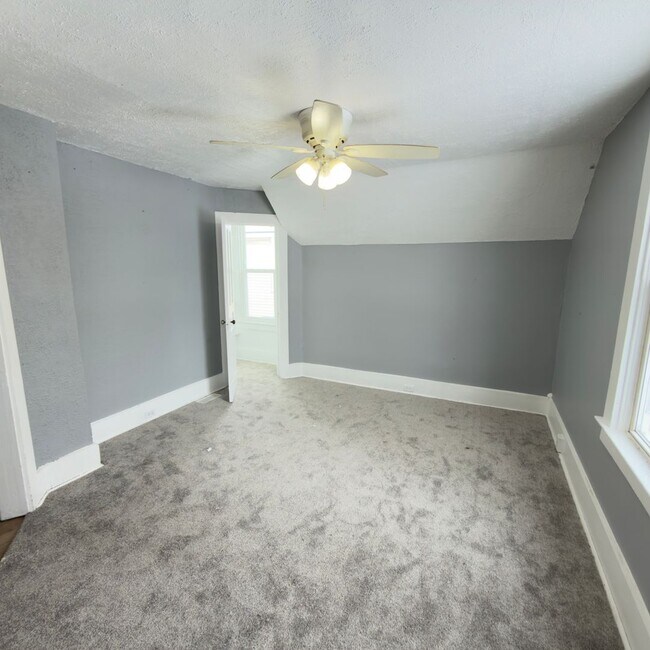 Building Photo - 2143 Palace Ave SW