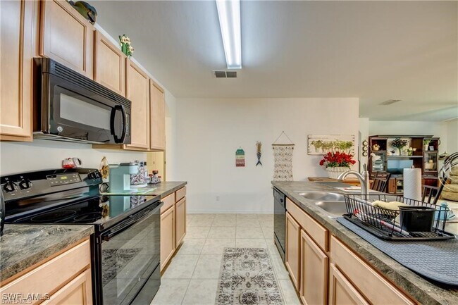 Building Photo - 2301 SW 38th Terrace