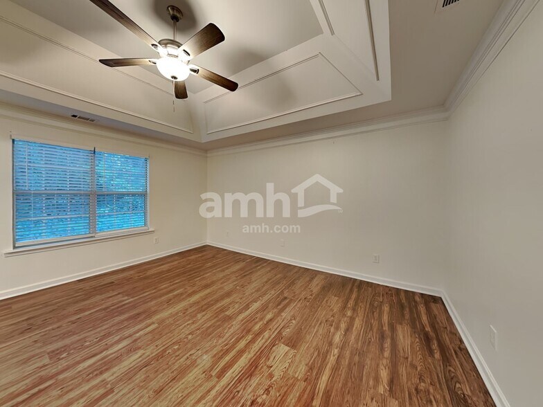 Building Photo - 755 Allen's Landing Dr SE