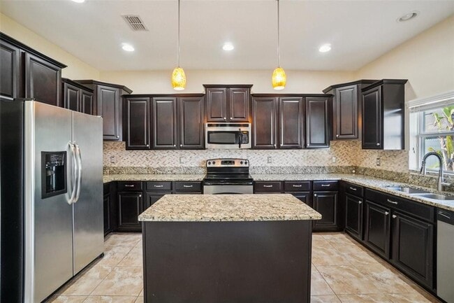 Building Photo - 3529 Lefays Point