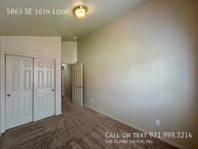 Building Photo - 5863 SE 16th Loop