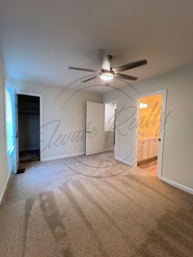 Building Photo - SPECIAL: FIRST MONTHS RENT FREE! Two Bedro...