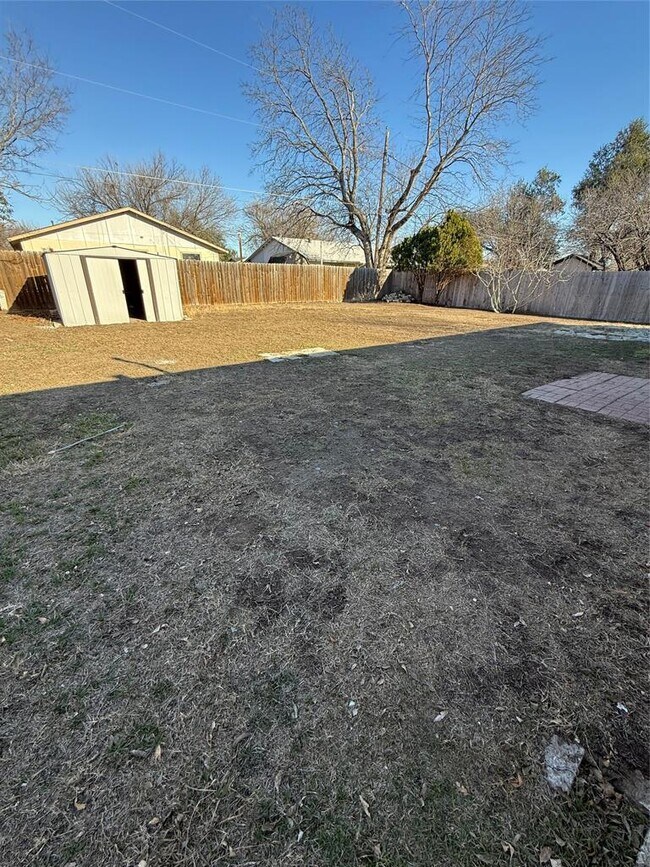 Building Photo - 1908 Bradmore Dr