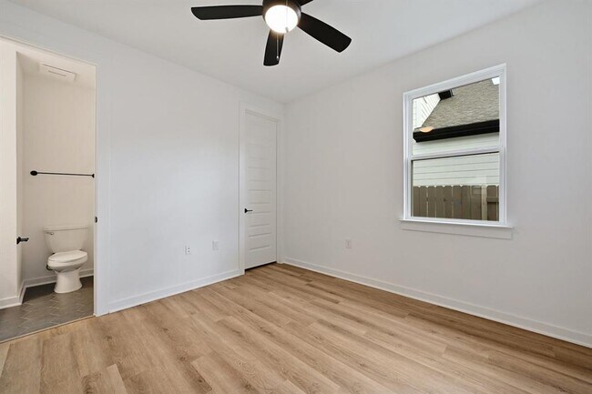 Building Photo - 7712 Boyd Hvn Dr