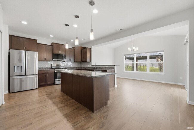 Building Photo - 12502 Speranza Dr