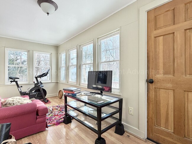 Building Photo - Updated Bungalow with Florida Room Near Downtown Ferndale